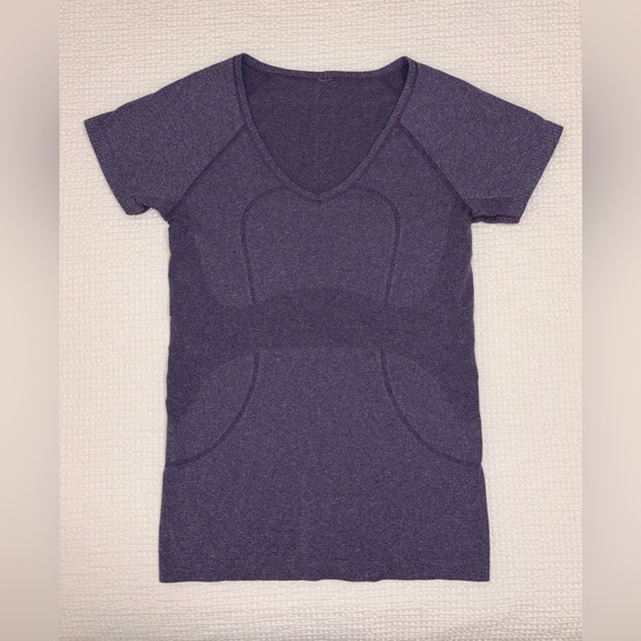 Lululemon Run Swiftly Tech V Neck Shirt in Concord Grape Purple - Size 8 - Picture 2 of 16